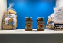 Το μέλι μας στο περίπτερο του Επαγγελματικού Επιμελητηρίου Πειραιά στην Διεθνή Έκθεση Θεσσαλονίκης.