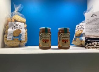 Το μέλι μας στο περίπτερο του Επαγγελματικού Επιμελητηρίου Πειραιά στην Διεθνή Έκθεση Θεσσαλονίκης.