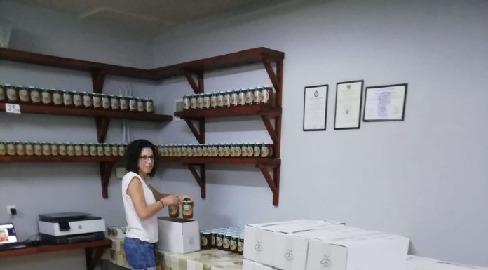 Οι παραγγελίες ετοιμάζονται και όποιος πρόλαβε, πρόλαβε