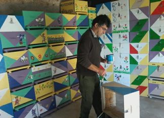 Στις χειμωνιάτικες δουλειές είναι και η συντήρηση και καλλωπισμός των κυψελών