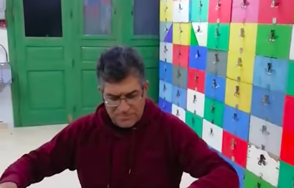 Η προετοιμασία των νέων κηρηθρών