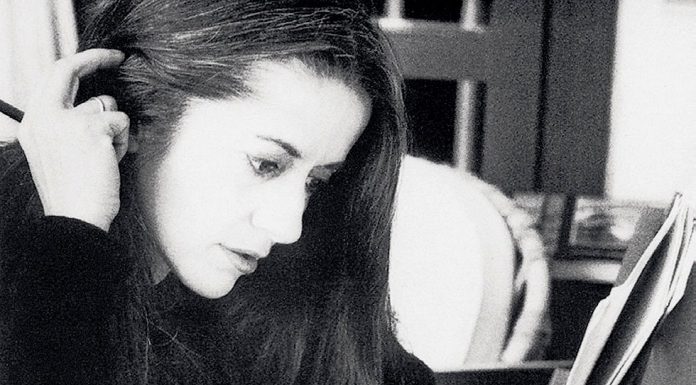 Η Ελένη Καραΐνδρου και οι Μελισσοκόμοι